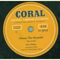 Larry Hooper - The man with the Banjo / Minnie the Mermaid