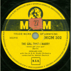 Betty Hutton - Doin` What Comes Natur`lly / The Girl That I Marry