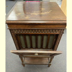 Standgrammophon Academy-Aufdruck klein